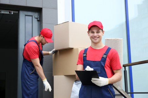 Local removals support for homes and flats in Aldersbrook