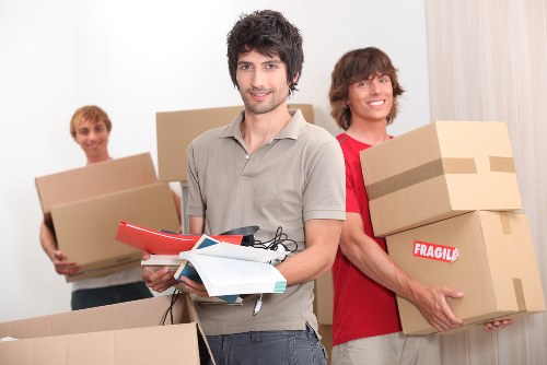 Selecting the right truck size for a house move in Aldersbrook